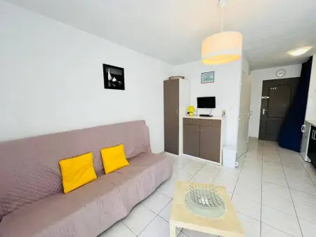 Location appartement à Calvi, Studio confortable à Calvi - Accès plage, parking inclus, linge fourni