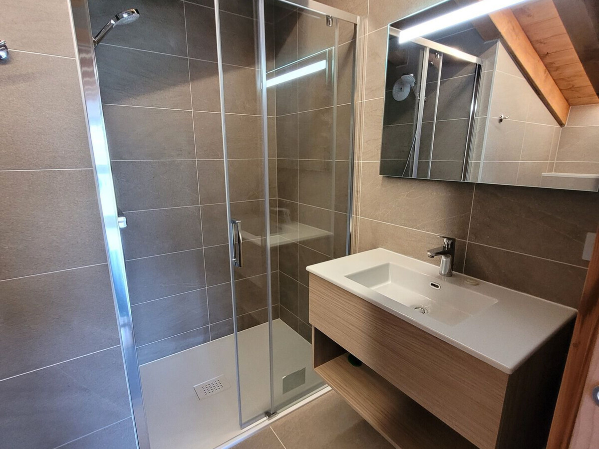 Appartement 3 chambres en suites aux Gets, garage et ski - Photo 7