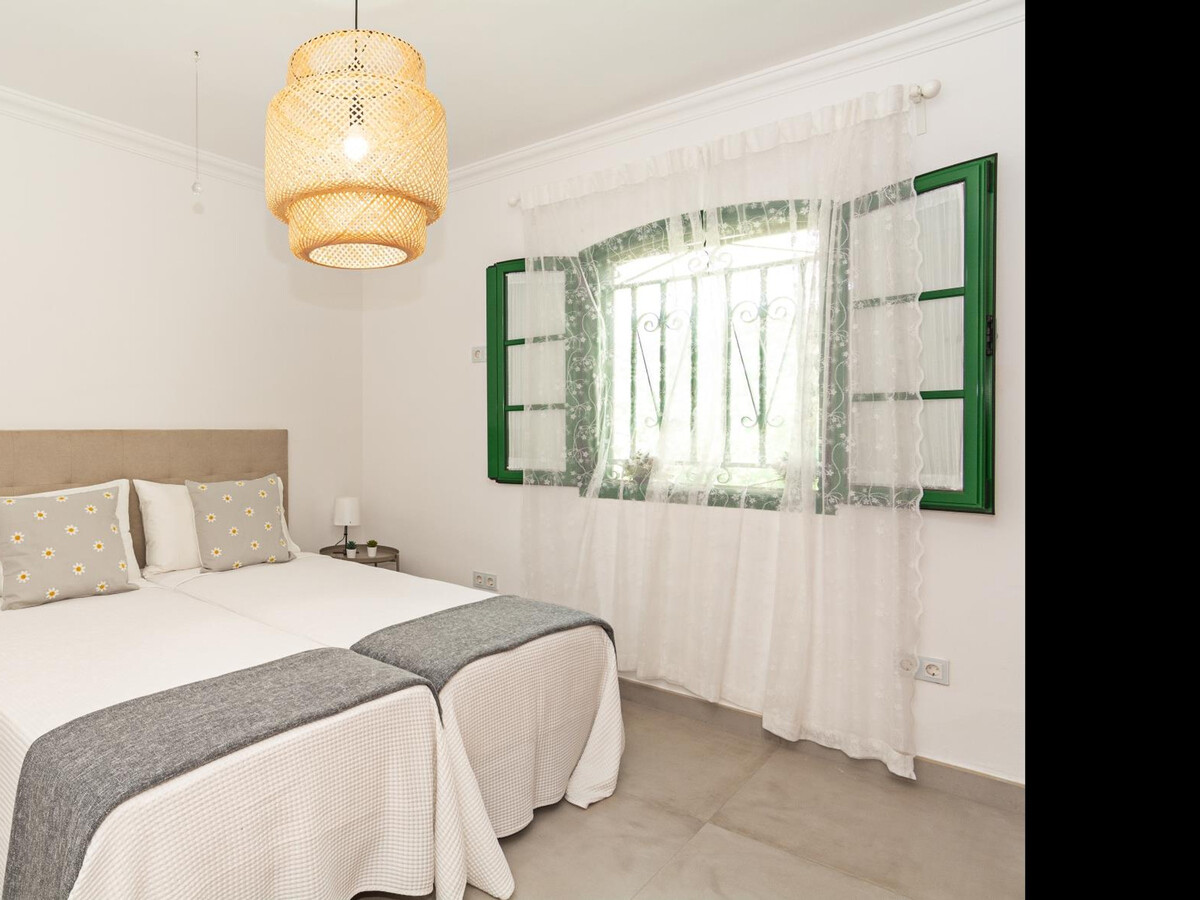 Marine Breeze - Appartement 2 chambres, terrasse et piscine - Photo 8