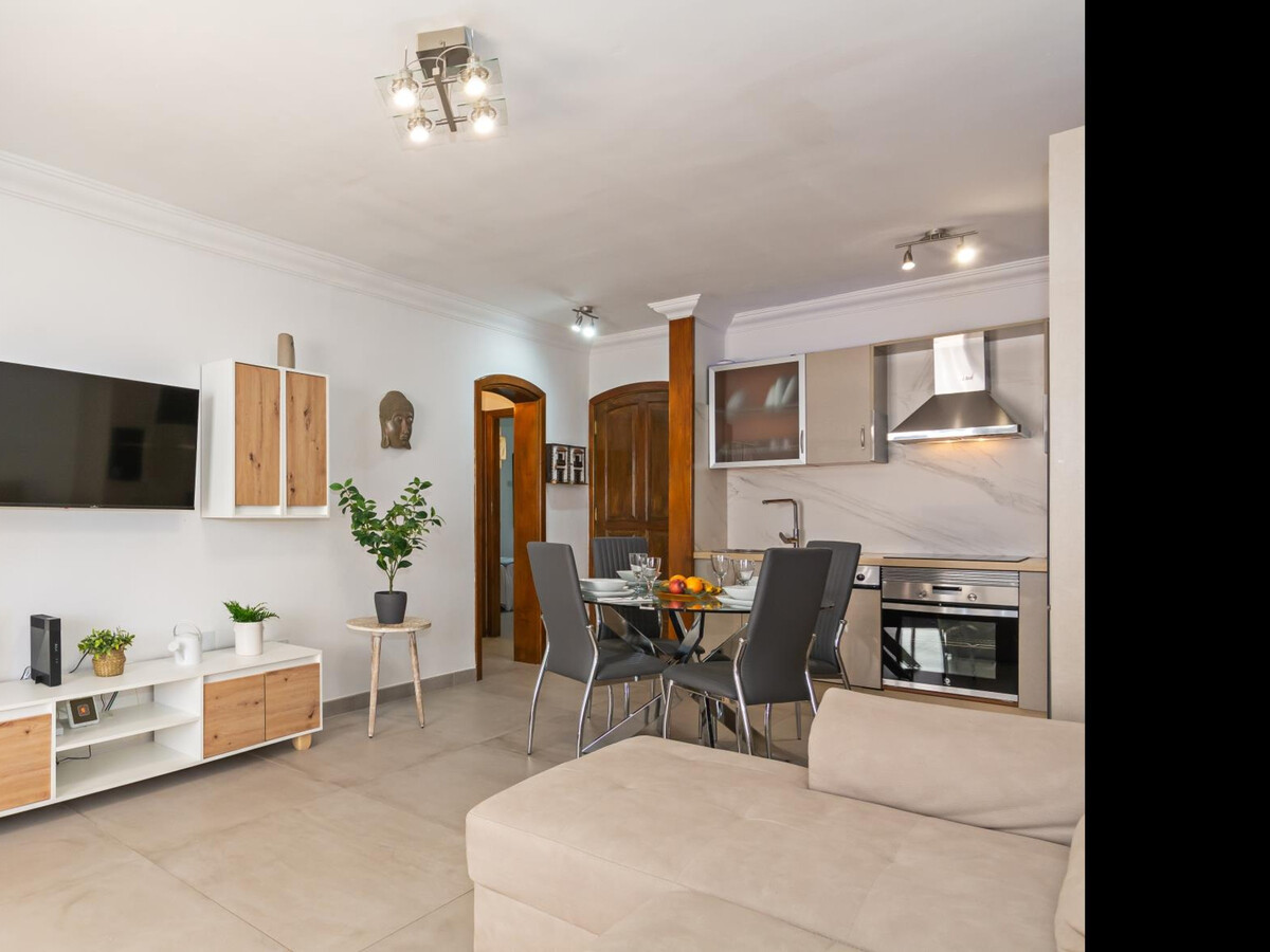 Marine Breeze - Appartement 2 chambres, terrasse et piscine - Photo 11
