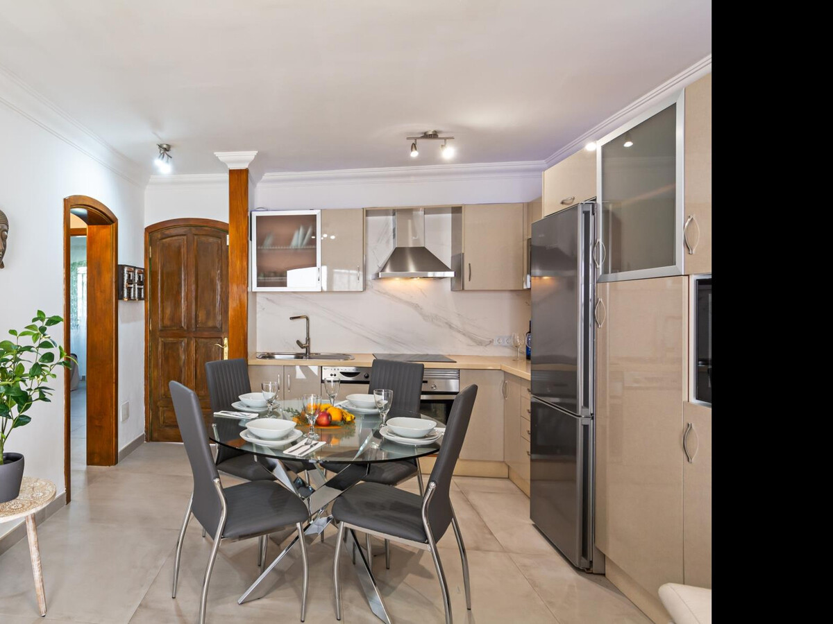 Marine Breeze - Appartement 2 chambres, terrasse et piscine - Photo 13