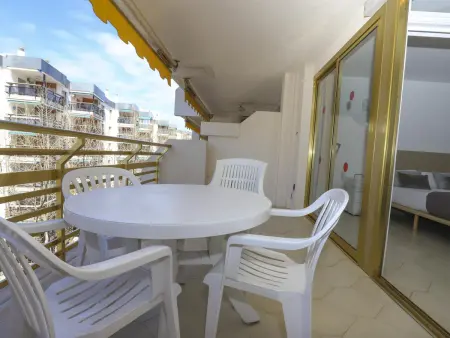 Appartement avec terrasse face à la plage à Salou, climatisé : photo 5