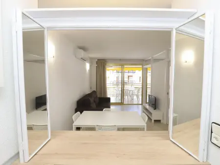 Appartement avec terrasse face à la plage à Salou, climatisé : photo 12