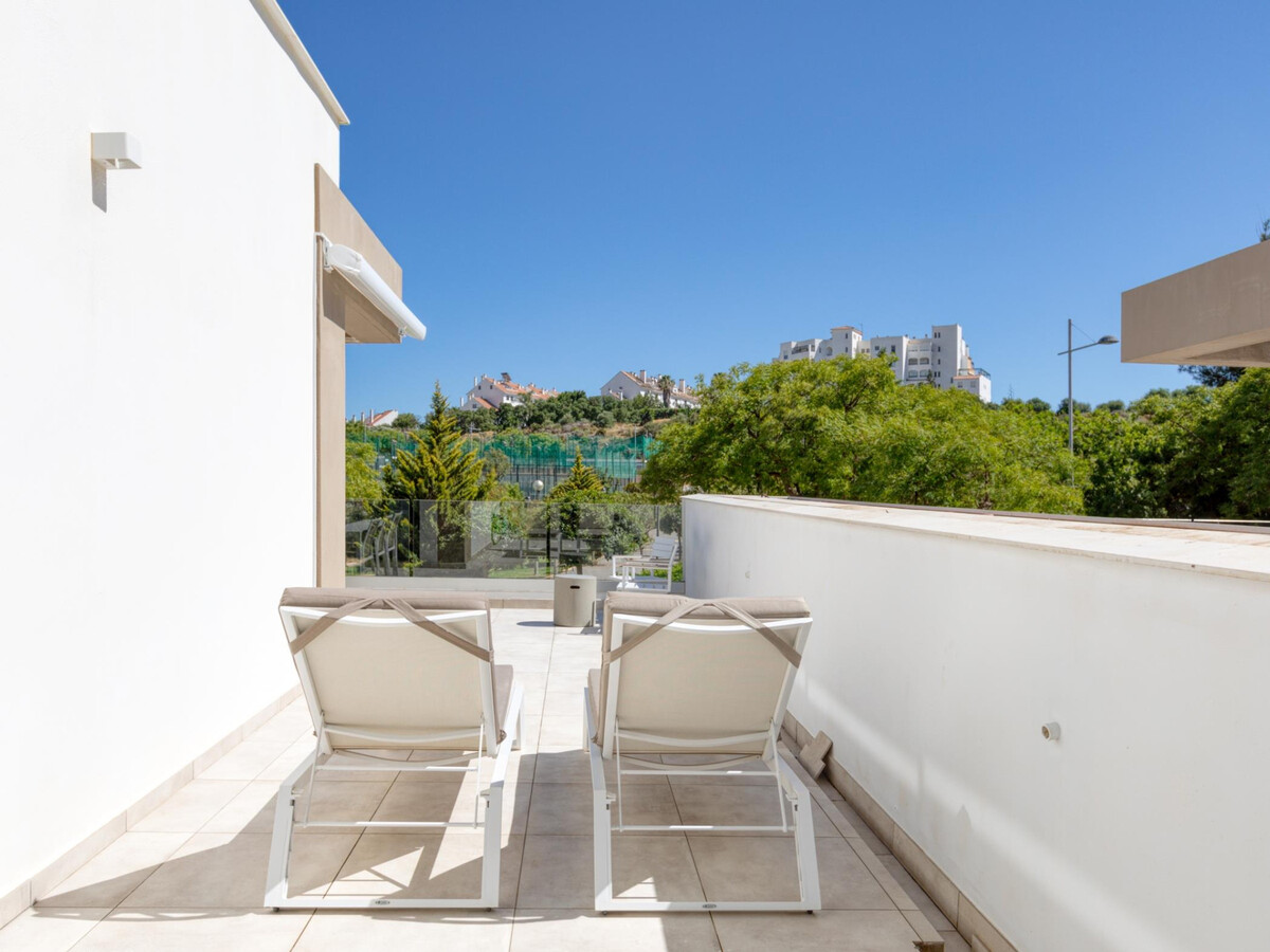 Appartement 2 chambres, terrasse géante et piscine 20m, Estepona - Photo 23