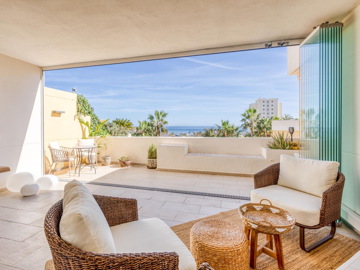 Appartement 2 chambres à Estepona, terrasse sud et piscines - Photo 1