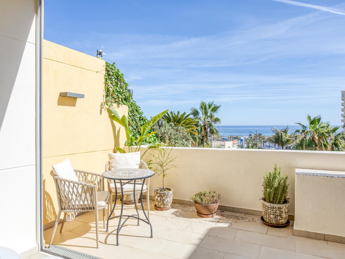 Appartement 2 chambres à Estepona, terrasse sud et piscines - Photo 8