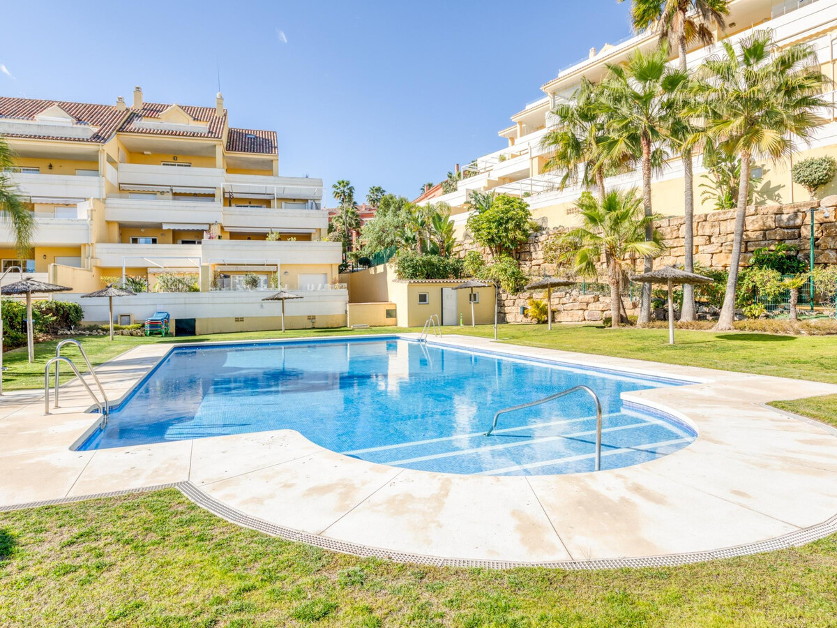 Appartement 2 chambres à Estepona, terrasse sud et piscines - Photo 10