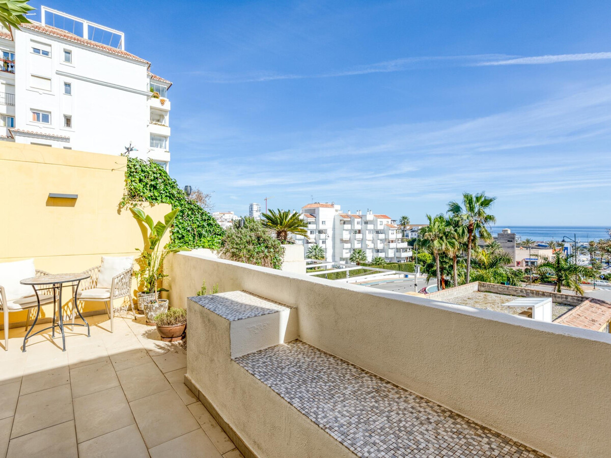 Appartement 2 chambres à Estepona, terrasse sud et piscines - Photo 11