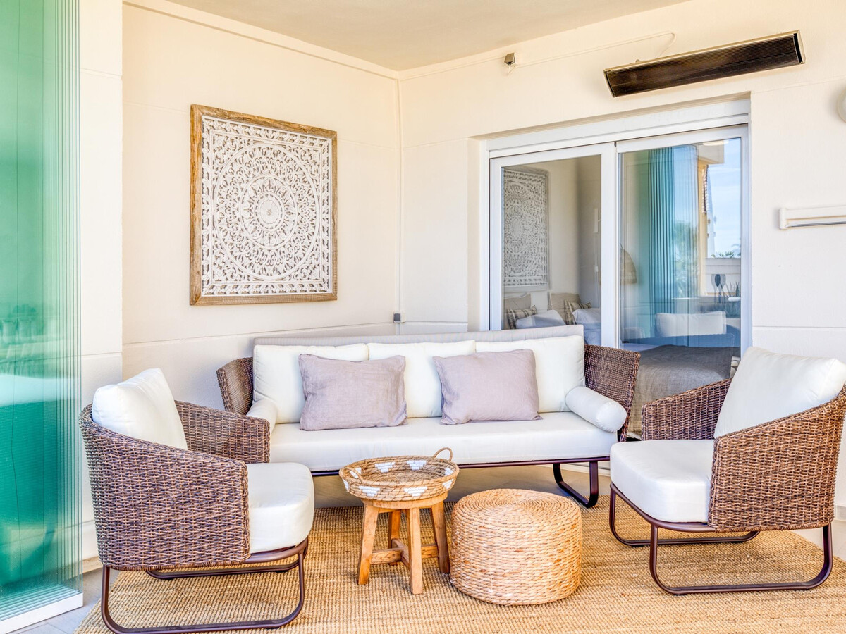 Appartement 2 chambres à Estepona, terrasse sud et piscines - Photo 23
