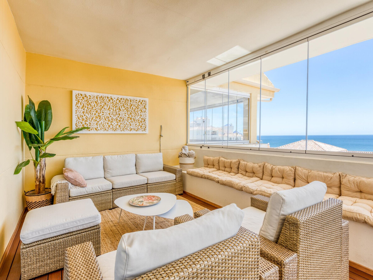Duplex penthouse 3 chambres, vue mer à Estepona - Photo 3