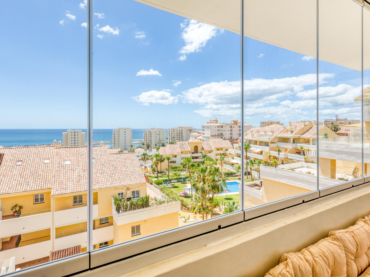 Duplex penthouse 3 chambres, vue mer à Estepona - Photo 4