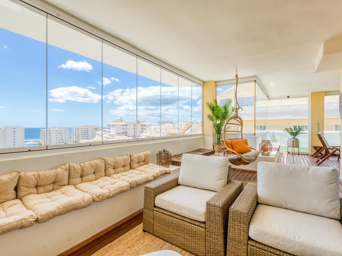 Duplex penthouse 3 chambres, vue mer à Estepona - Photo 21
