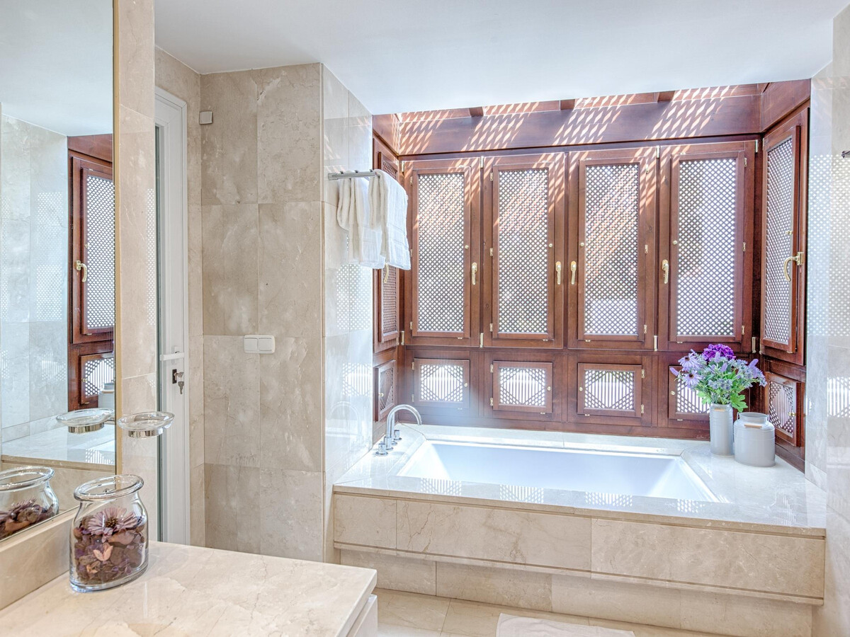Penthouse 210 m² et 280 m² de terrasses à Estepona - Photo 24