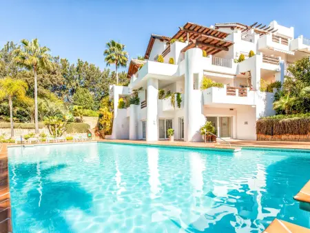 Location appartement à Estepona, Penthouse de luxe avec piscine et jardins, près de la plage à Estepona