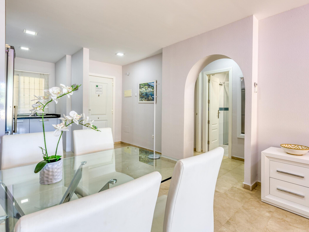Appartement 2 chambres Estepona, terrasse sud et 2 piscines - Photo 13