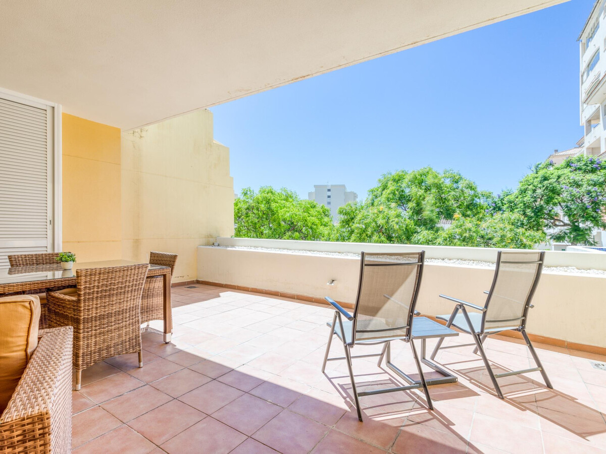 Appartement 2 chambres Estepona, terrasse sud et 2 piscines - Photo 22