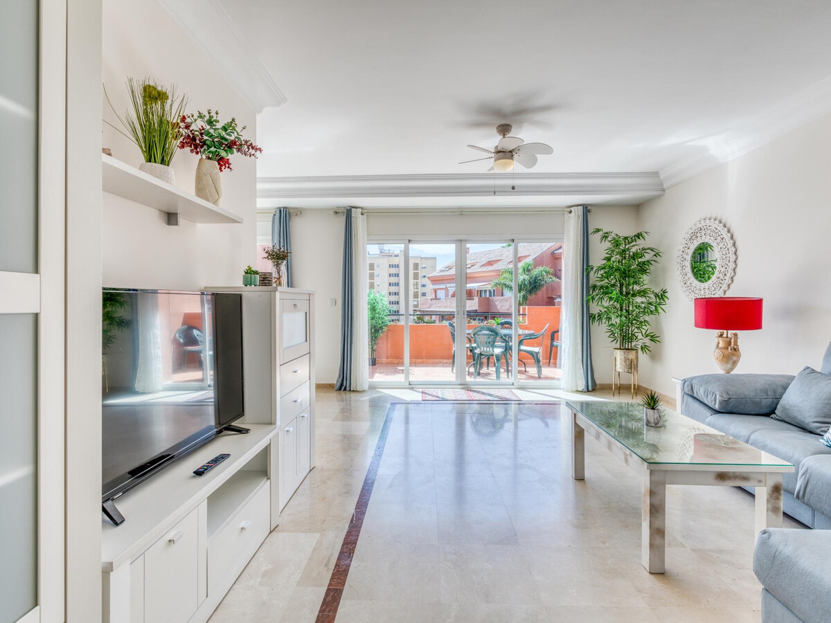 Penthouse 3 chambres à Estepona avec piscine privée - Photo 1