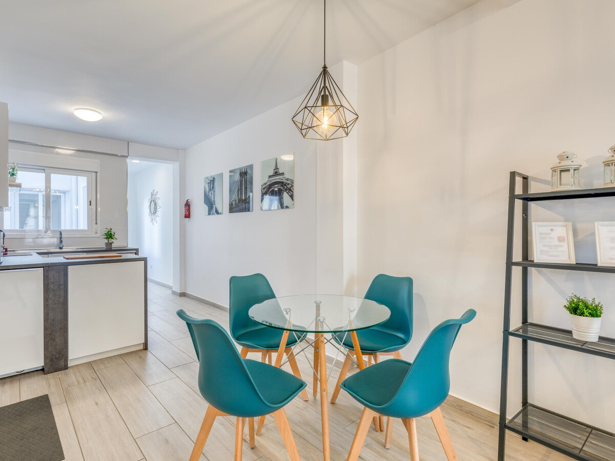 Appartement centre-ville Estepona, 2 chambres, vue vieille ville - Photo 4
