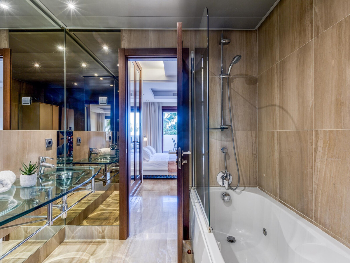 Penthouse duplex avec piscine privée face à la mer, Estepona - Photo 15