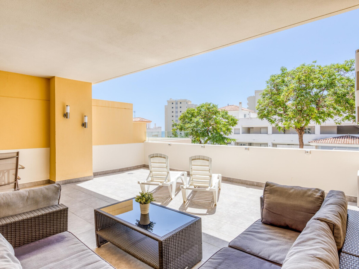 Appartement neuf à Estepona, terrasse sud et piscines - Photo 5