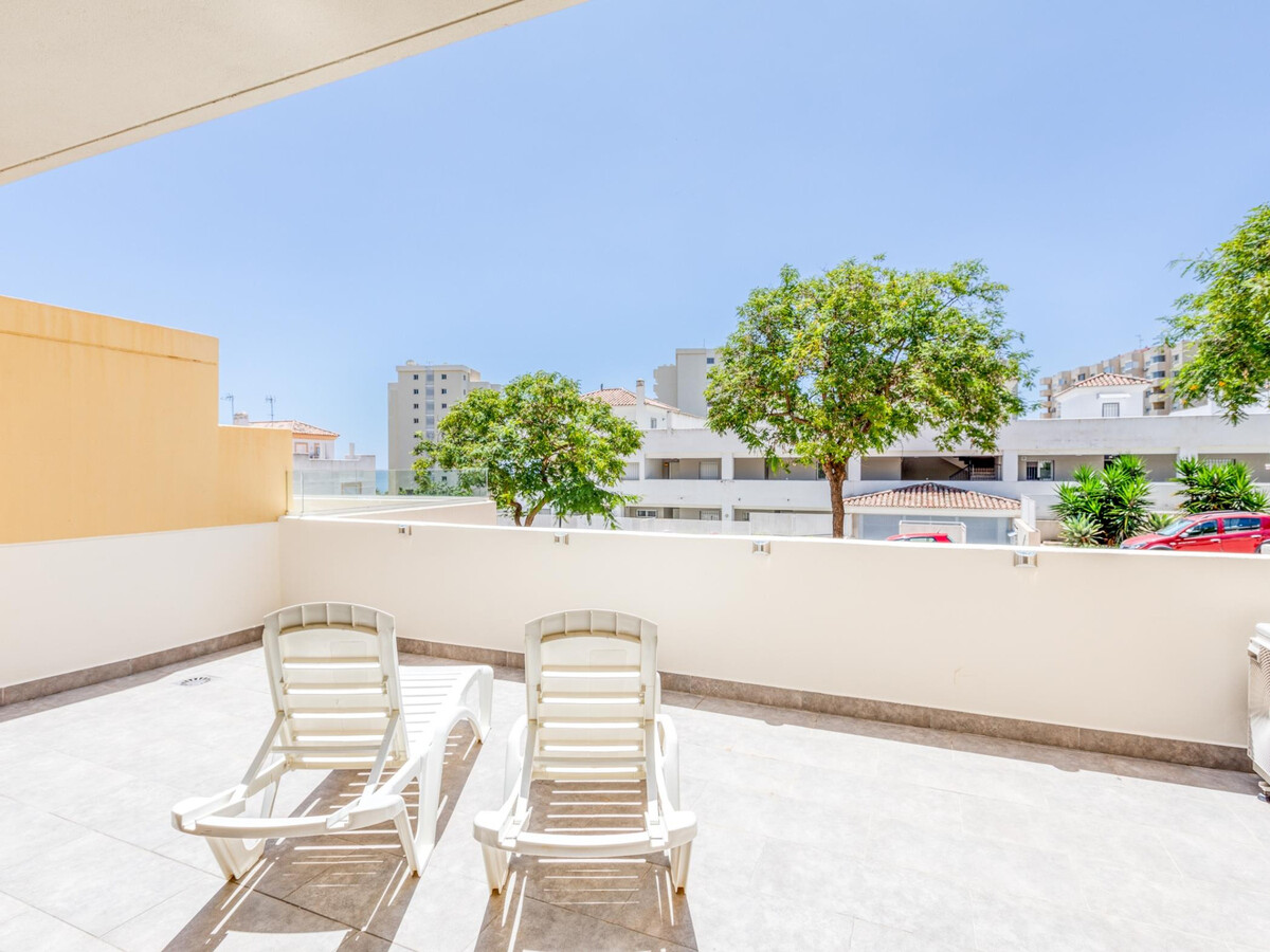 Appartement neuf à Estepona, terrasse sud et piscines - Photo 16
