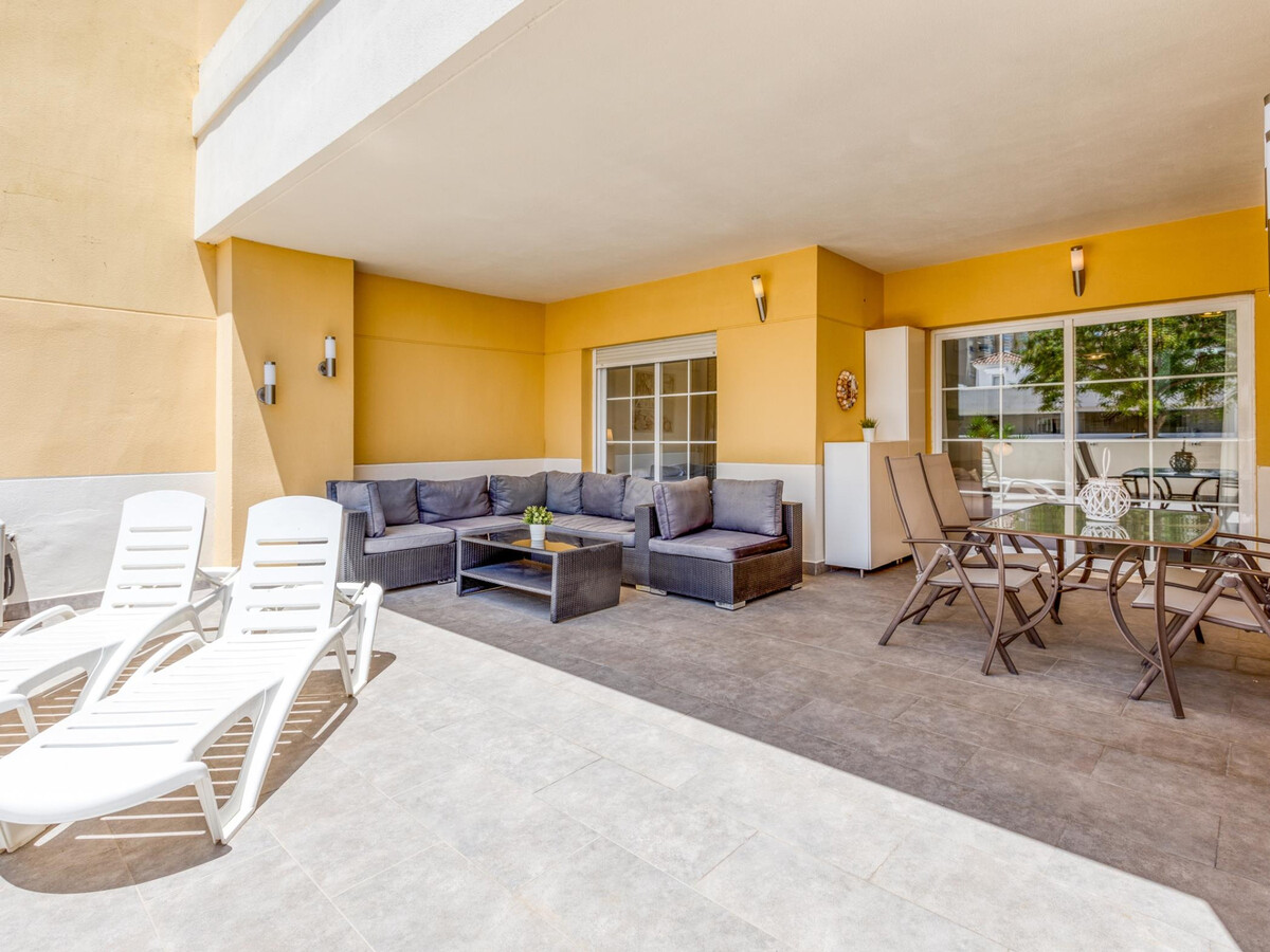 Appartement neuf à Estepona, terrasse sud et piscines - Photo 18