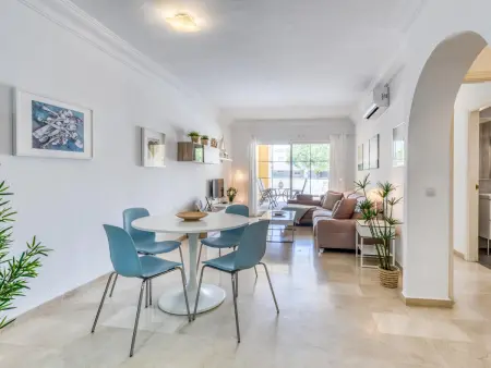 Location appartement à Estepona, Appartement neuf à Estepona avec terrasses ensoleillées, piscines et proche de la plage