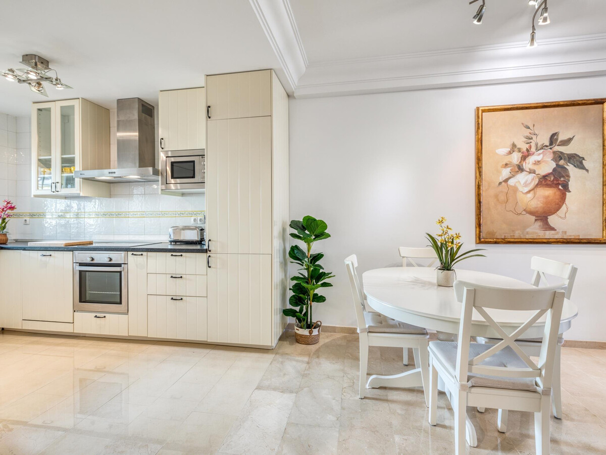 Appartement lumineux Estepona, 2 chambres, piscines et terrasse - Photo 9