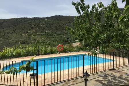 Location gite à Laroya, Luxueuse maison de campagne à Laroya