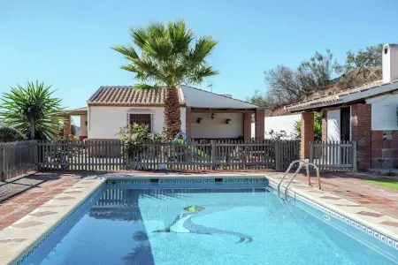 Location gite à Villanueva de la Concepción, Gîte spacieux avec piscine