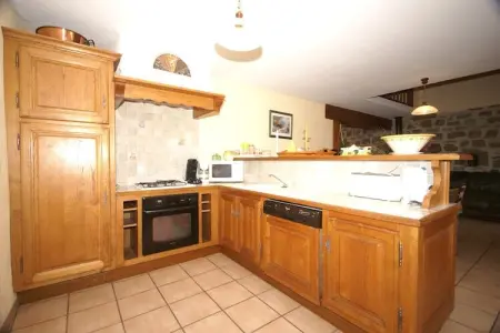 Maison 5 personnes à Saint-Pons, 100 m forêt : photo 2