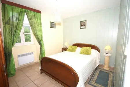 Maison 5 personnes à Saint-Pons, 100 m forêt : photo 3