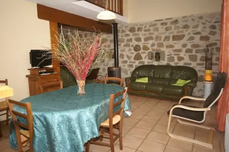 Maison 5 personnes à Saint-Pons, 100 m forêt : photo 4