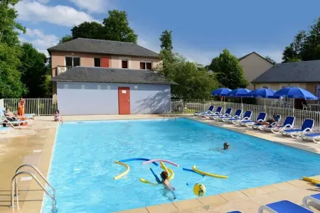 Location appartement à Rignac, Escapade tranquille avec piscine