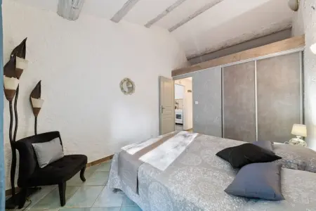 Lambesco, Maison de vacances moderne avec piscine privée - Photo 12