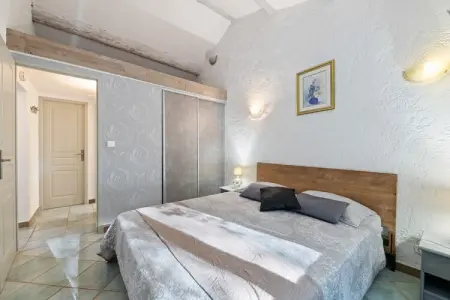 Lambesco, Maison de vacances moderne avec piscine privée - Photo 17