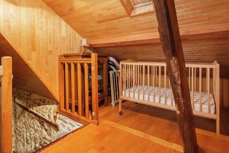 Maison auvergnate 6 personnes, jardin et terrasse - Photo 9