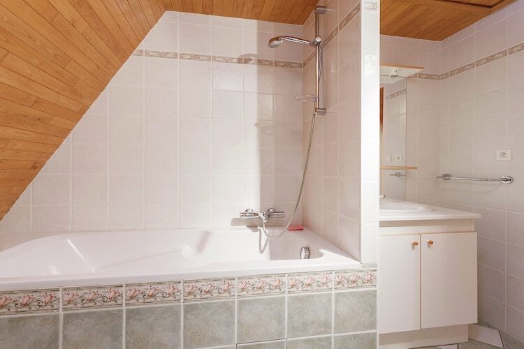 Maison auvergnate 6 personnes, jardin et terrasse - Photo 13