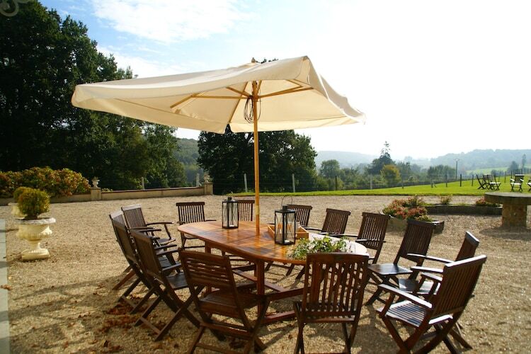 Château 19 personnes avec parc de 70 hectares - Photo 2