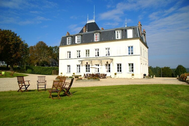 Château 19 personnes avec parc de 70 hectares - Photo 3