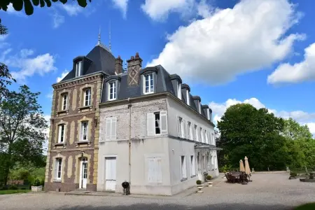 Location chateau à Asnières, Château à Asnières avec vue sur la Calonne