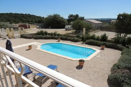 La Soléiade, Villa tranquille avec vue sur la piscine - Photo 1