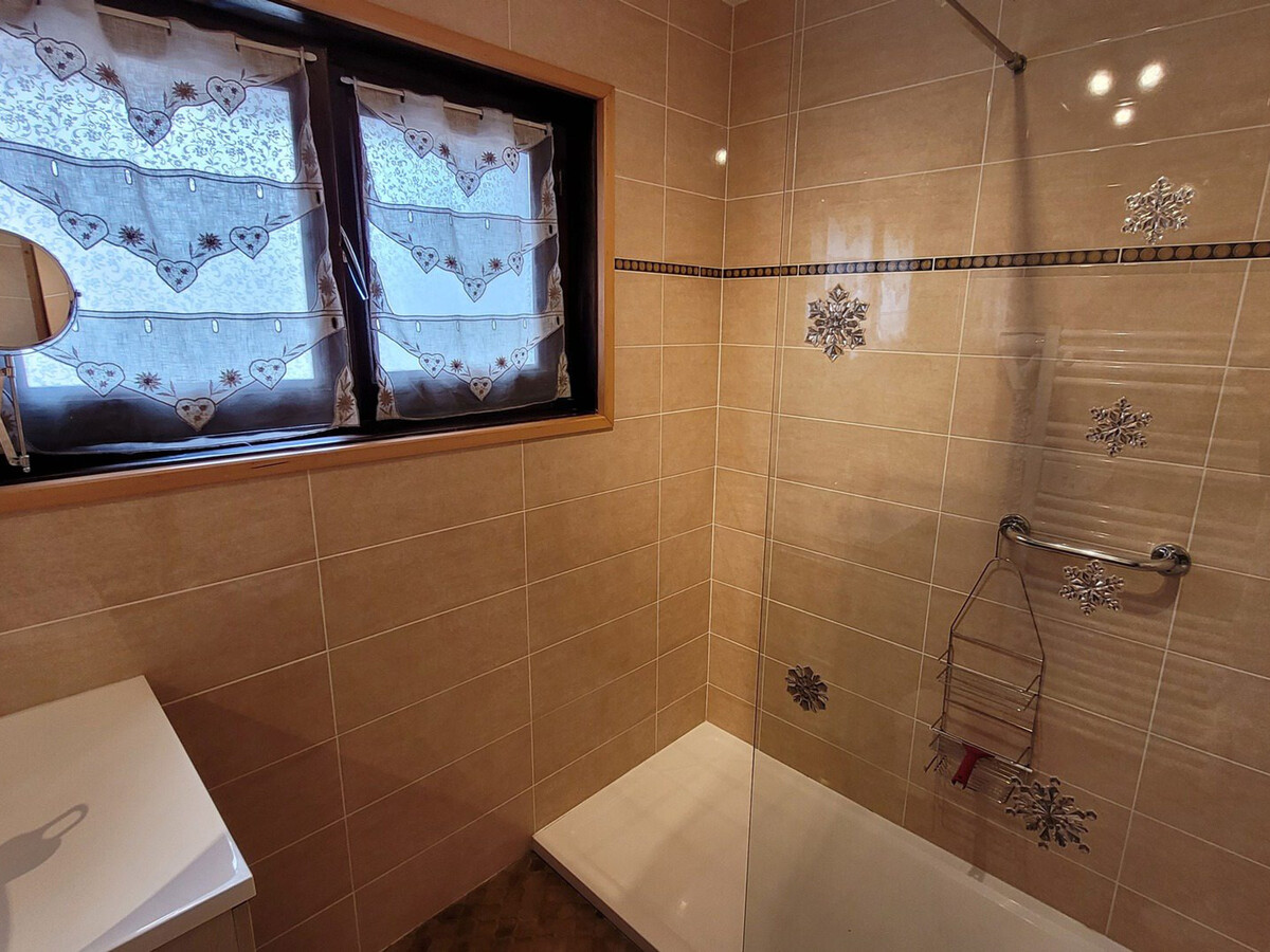 T2 face aux pistes avec balcon et parking auxGets - Photo 7