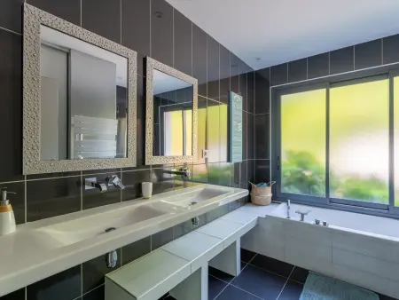 Villa contemporaine 14 pers., piscine chauffée et plancha : photo 17