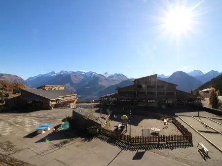 Studio cabine 4 pers, balcon plein sud - Auris en Oisans : photo 2