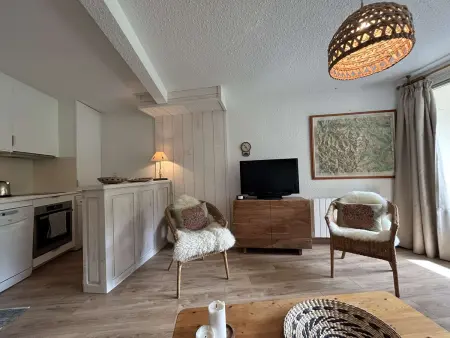 Appartement 6 pers. rénové 2024 avec jardinet, Saint-Chaffrey : photo 17