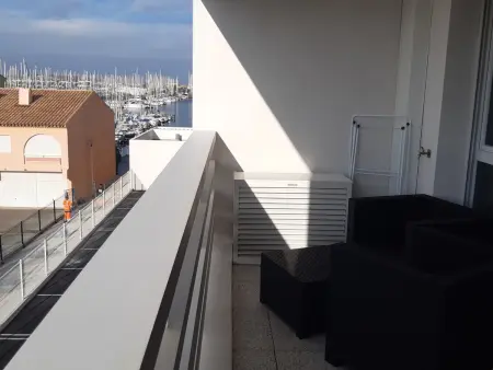 T2 climatisé Port Leucate, terrasse vue chenal, 400m plage : photo 8