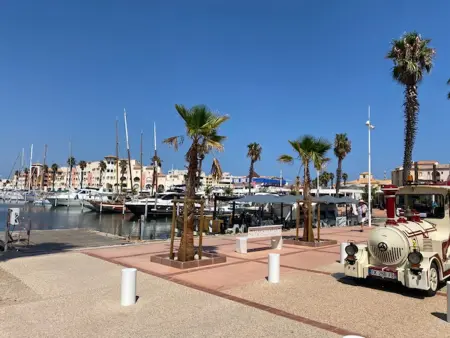 T2 climatisé Port Leucate, terrasse vue chenal, 400m plage : photo 26