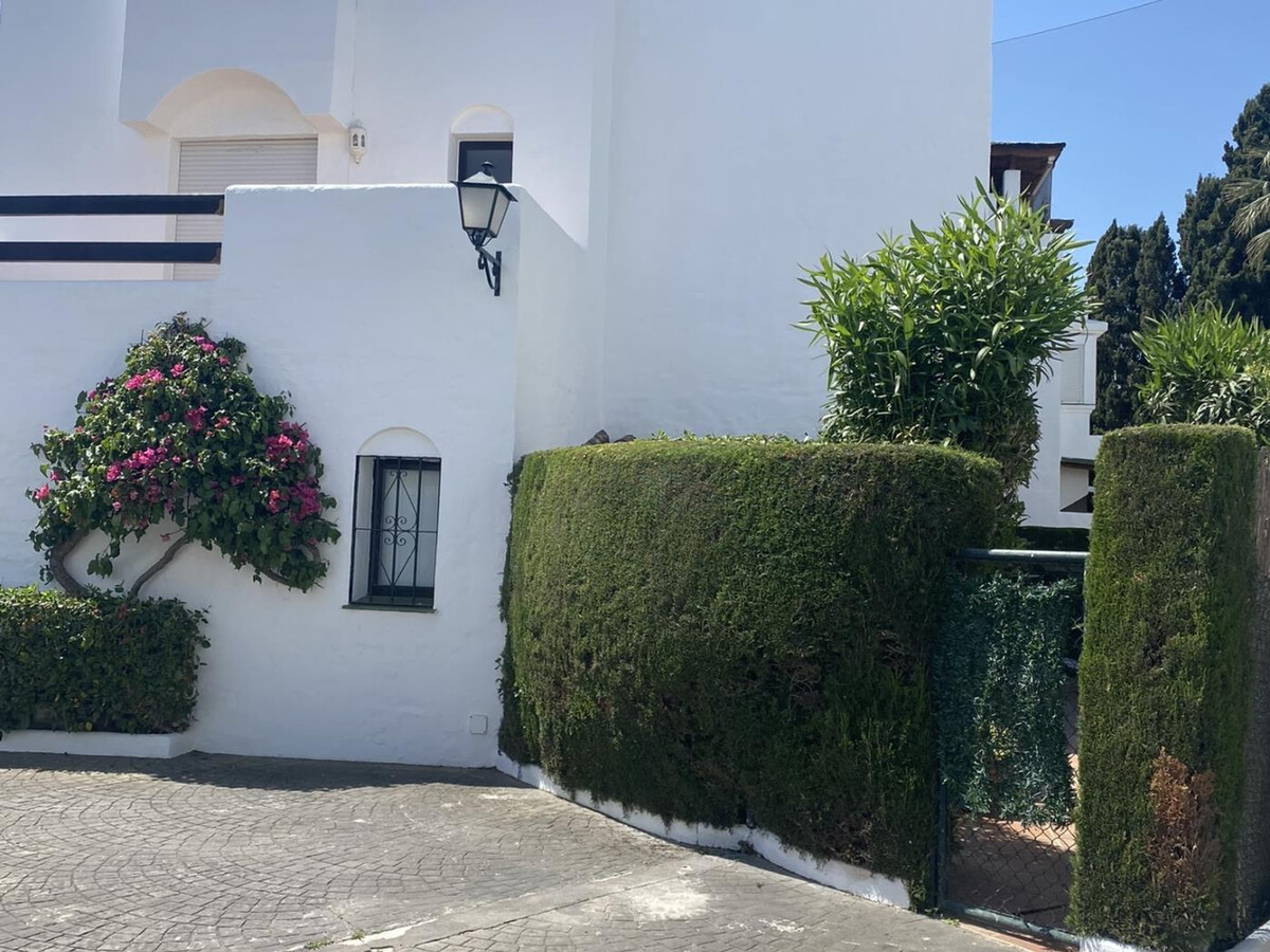 Maison jumelée 4 chambres à 2 min de plage, Marbella - Photo 2