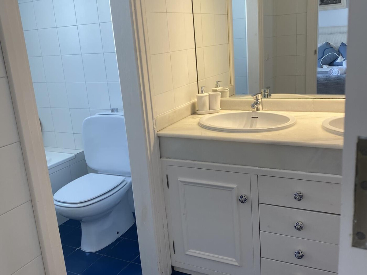 Maison jumelée 4 chambres à 2 min de plage, Marbella - Photo 23